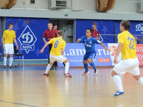 «Политех» забил 10 мячей «Динамо» «Политех» забил 10 мячей «Динамо»