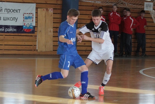 В борьбу вступают младшие юноши В борьбу вступают младшие юноши