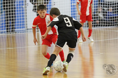 Приглашаем на матчи Первенства России Приглашаем на матчи Первенства России