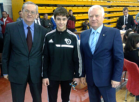 «ВИЗ-2001» и «ВИЗ-2000» в борьбе за Кубок ДИВСа «ВИЗ-2001» и «ВИЗ-2000» в борьбе за Кубок ДИВСа