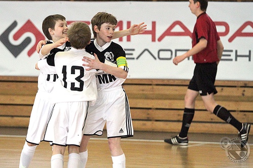 Младшие юноши на финишной прямой Младшие юноши на финишной прямой