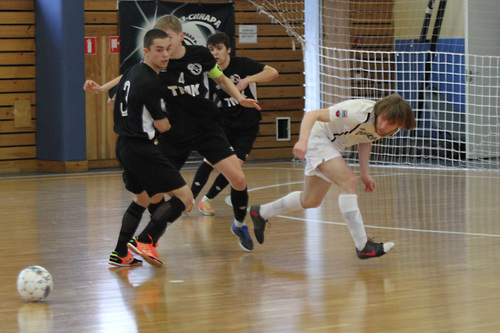 «Синара» выходит в лидеры «Синара» выходит в лидеры