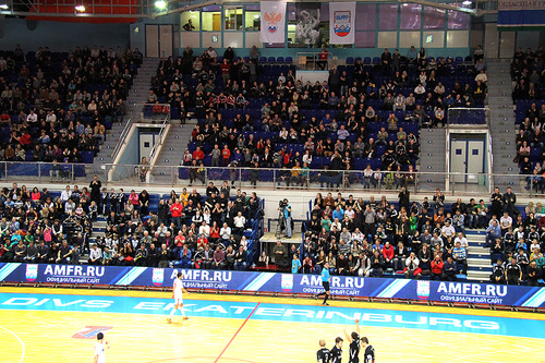 Поздравление на матче «Синары» Поздравление на матче «Синары»