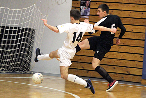 Визовцы возглавили турнирную таблицу Визовцы возглавили турнирную таблицу