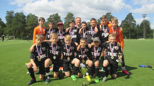 «ВИЗ-2004» вышел в финальный этап Чемпионата ДФЛ «ВИЗ-2004» вышел в финальный этап Чемпионата ДФЛ