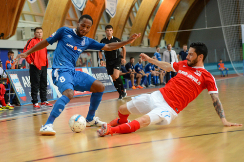 «Сибиряк» одолел «Динамо» «Сибиряк» одолел «Динамо»