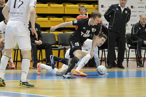 В 4 туре встречаемся с «Тюменью» В 4 туре встречаемся с «Тюменью»