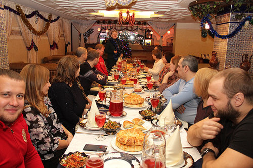 В клубе прошел праздничный обед В клубе прошел праздничный обед