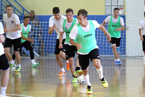 Начались тренировки в манеже (Фото) Начались тренировки в манеже (Фото)