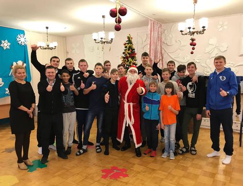 Команда посетила детский дом Команда посетила детский дом