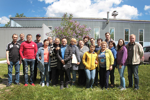 В клубе прошел ежегодный субботник В клубе прошел ежегодный субботник