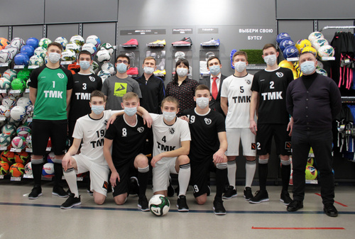 Юниорам «Синары» вручен главный приз от «Спортмастер» и Demix Юниорам «Синары» вручен главный приз от «Спортмастер» и Demix