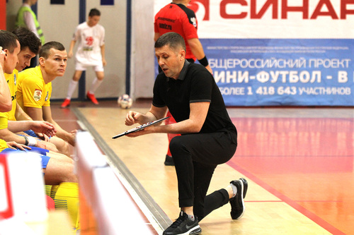 Не смогли настроить коллектив на рабочий лад Не смогли настроить коллектив на рабочий лад