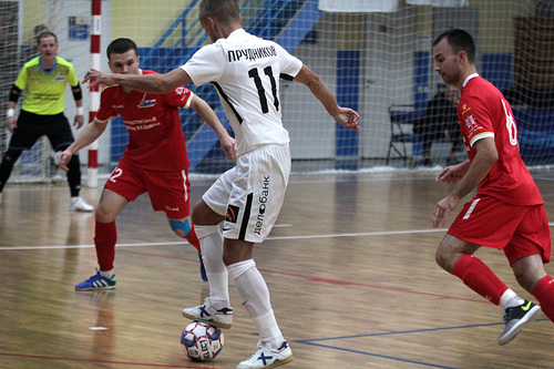 Синара сыграла с ЗиКом Синара сыграла с ЗиКом