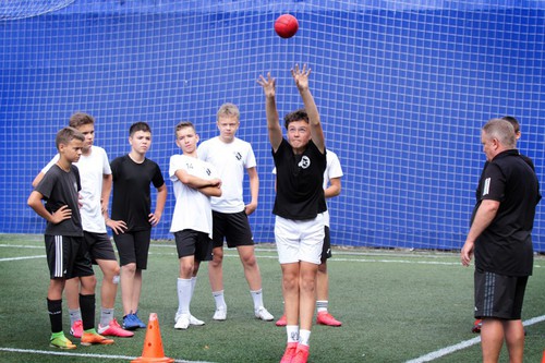 Объявляется набор в группы детской спортивной школы «ВИЗ» Объявляется набор в группы детской спортивной школы «ВИЗ»