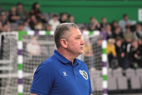 Игра впятером озадачила Игра впятером озадачила