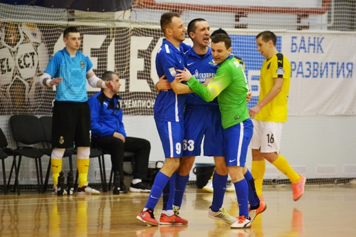 «Ухта» одолела «Дину» «Ухта» одолела «Дину»